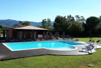 Rexer-Arezzo-Casa-vacanze-in-Residence-con-Piscina-GIARDINO