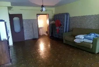 Rexer-Castello-del-Matese-Appartamento-bilivello-SALONE