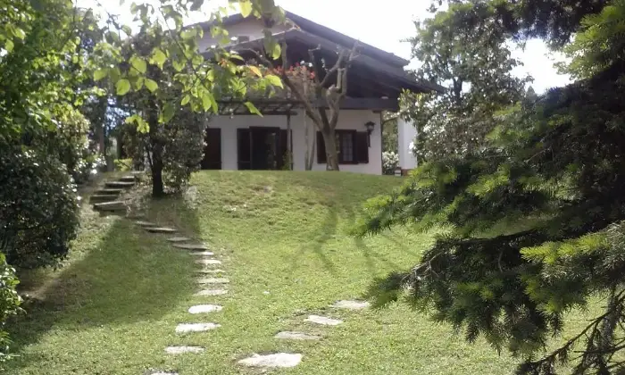Rexer-Pecetto-Torinese-Affittasi-Villa-Signorile-Solo-Dirigenti-o-Aziende-GIARDINO
