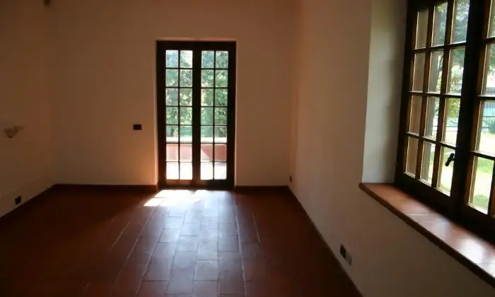 Rexer-Pecetto-Torinese-Affittasi-Villa-Signorile-Solo-Dirigenti-o-Aziende-CAMERA-DA-LETTO