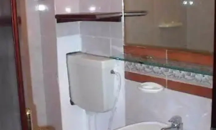 Rexer-Roma-Monolocale-signorile-in-casale-BAGNO