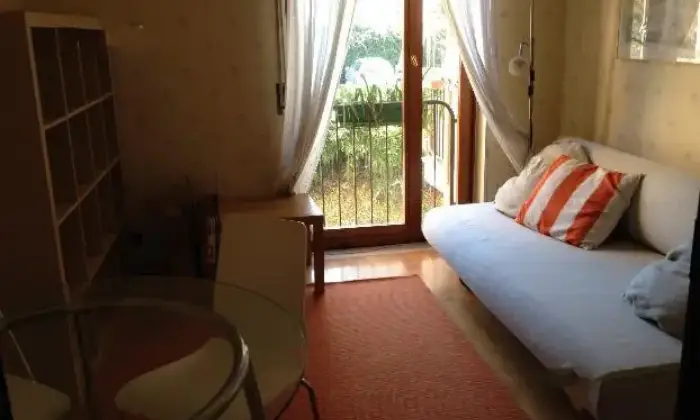 Rexer-Roma-Accogliente-bilocale-arredato-SALONE