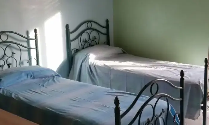Rexer-Napoli-Trilocale-rifinito-CAMERA-DA-LETTO