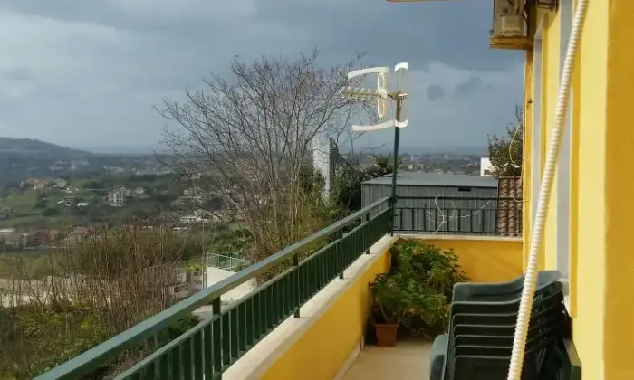 Rexer-Napoli-Trilocale-rifinito-TERRAZZO