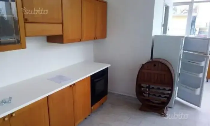Rexer-Napoli-Monolocale-recentemente-ristrutturato-CUCINA