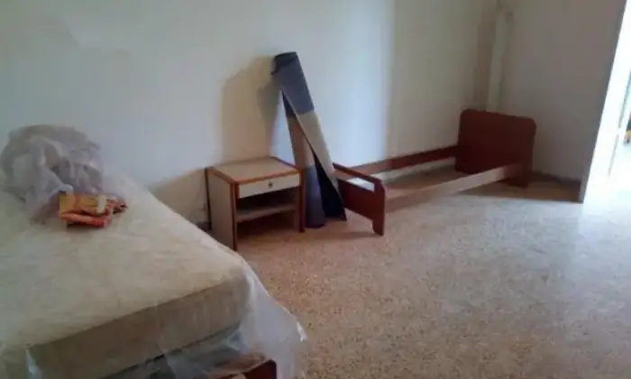 Rexer-Napoli-Monolocale-recentemente-ristrutturato-CAMERA-DA-LETTO