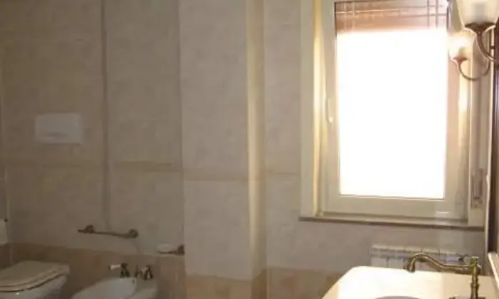 Rexer-Barcellona-Pozzo-di-Gotto-Appartamento-lussuoso-uso-studioufficio-BAGNO