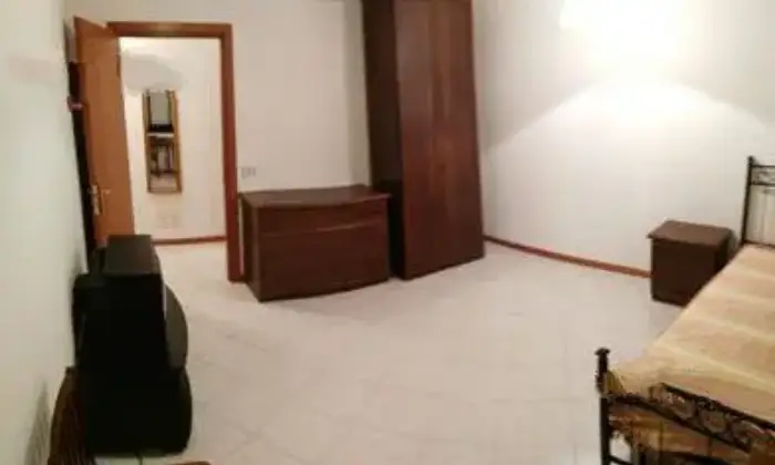 Rexer-Roma-Ampio-appartamento-CAMERA-DA-LETTO