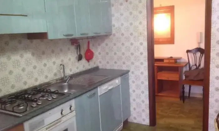 Rexer-Taranto-Appartamento-arredato-zona-centrale-molto-confortevole-CUCINA