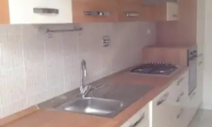 Rexer-Roma-Stanza-doppia-con-terrazzo-Metro-Conca-dOro-CUCINA