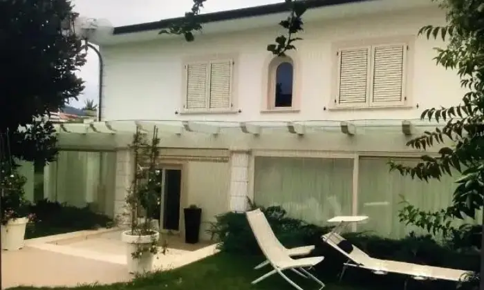 Rexer-Montignoso-Prestigiosa-villa-GIARDINO
