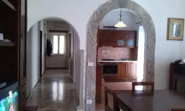 Rexer-Calcata-Ampio-appartamento-SALONE
