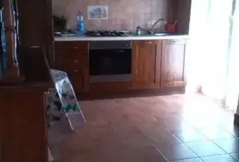 Rexer-Calcata-Ampio-appartamento-CUCINA