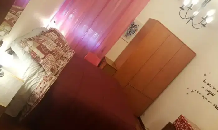 Rexer-Roma-Camera-doppia-per-studentesse-CAMERA-DA-LETTO