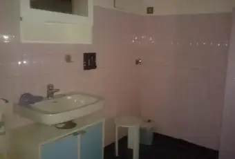 Rexer-Ardea-Appartamento-mare-BAGNO