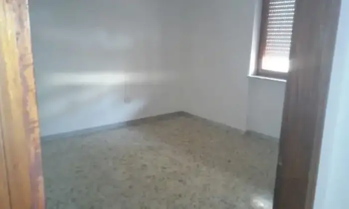 Rexer-Casagiove-Ampio-bilocale-CAMERA-DA-LETTO