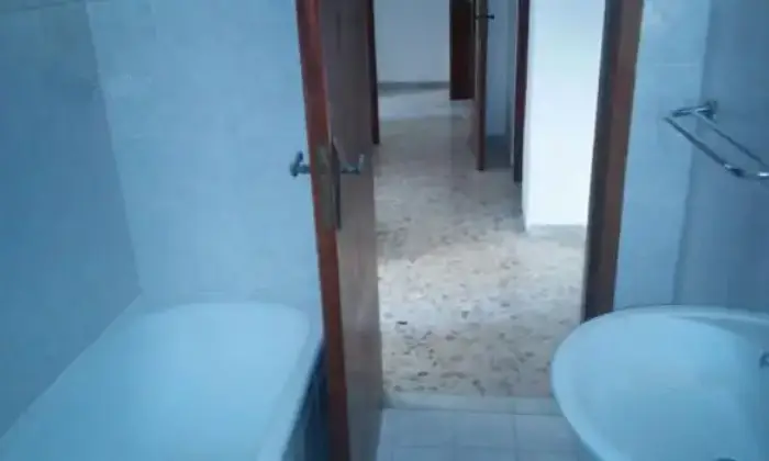 Rexer-Casagiove-Ampio-bilocale-BAGNO