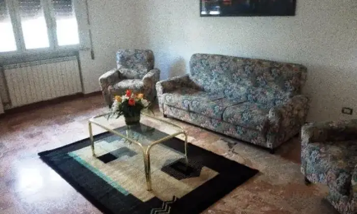 Rexer-Lagosanto-Trilocale-in-bifamiliare-SALONE