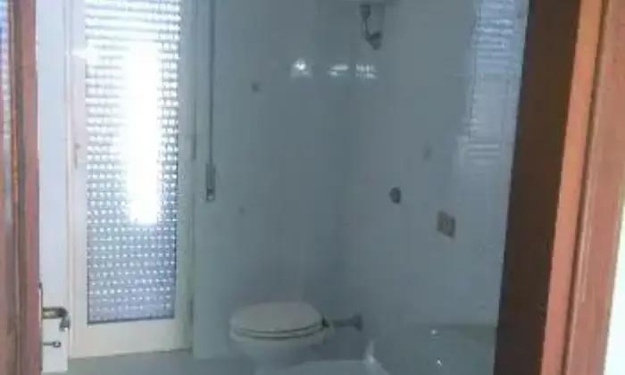 Rexer-Giugliano-in-Campania-Trilocale-luminoso-BAGNO