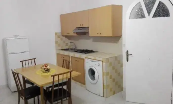 Rexer-Pozzuoli-Monolocale-ristrutturato-CUCINA