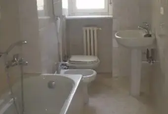 Rexer-Piossasco-Bilocale-panoramico-BAGNO
