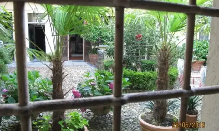 Rexer-Oleggio-Particolare-casa-indipendente-ALTRO