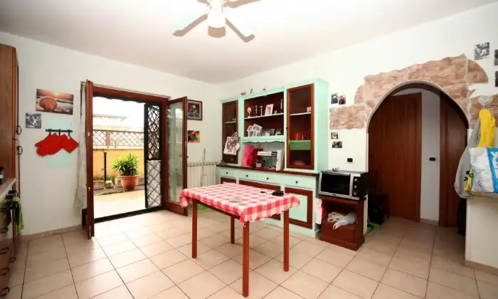 Rexer-Nettuno-Appartamento-affitto-mesi-estivi-CUCINA