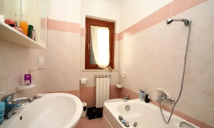Rexer-Nettuno-Appartamento-affitto-mesi-estivi-BAGNO