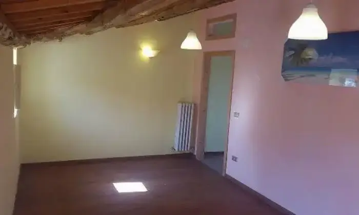 Rexer-Casalincontrada-Trilocale-su-livelli-SALONE