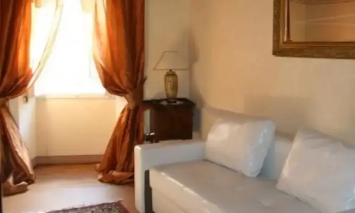 Rexer-Cortona-Trilocale-arredato-SALONE