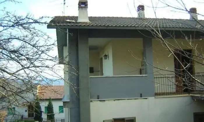 Rexer-Santa-Fiora-Villetta-in-quadrifamigliare-ESTERNO