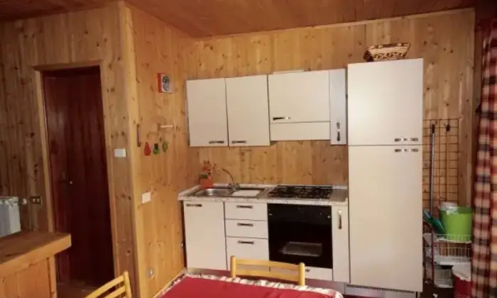 Rexer-Castione-della-Presolana-Villa-su-piani-indipendenti-CUCINA