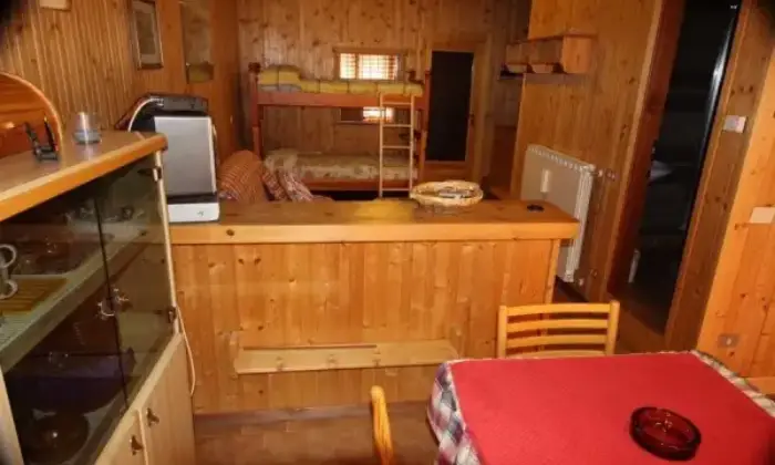 Rexer-Castione-della-Presolana-Villa-su-piani-indipendenti-CAMERA-DA-LETTO