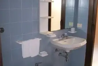 Rexer-Olbia-SARDEGNA-COSTA-SMERALDA-RESIDENCE-NURAGHE-agosto-BAGNO