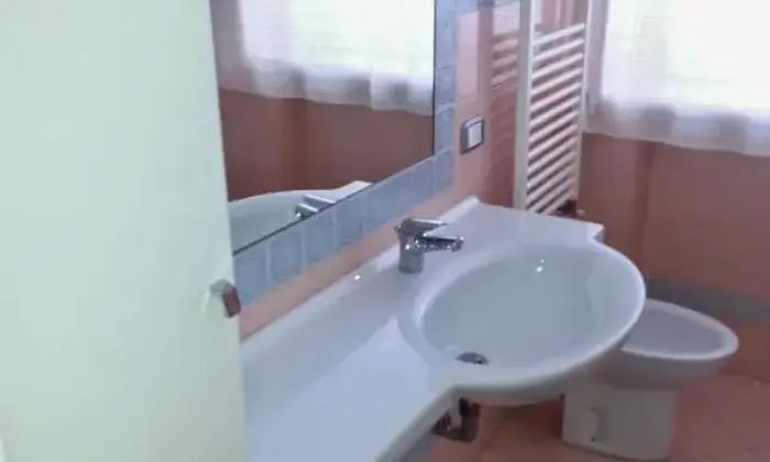 Rexer-Civitanova-Marche-Luglio-casa-se-prenoti-a-maggio-anzich-BAGNO